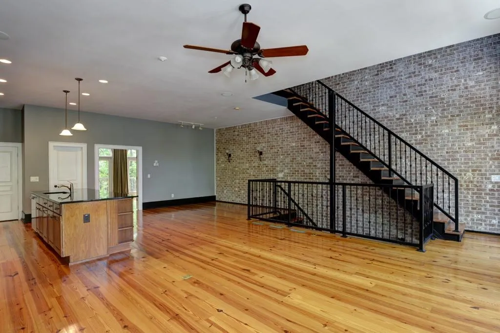 5512 Glenridge Drive Unit G, Atlanta, Georgia 30342, 4 Bedrooms Bedrooms, ,4 BathroomsBathrooms,Residential,Sold,5512 Glenridge Drive Unit G,6707509