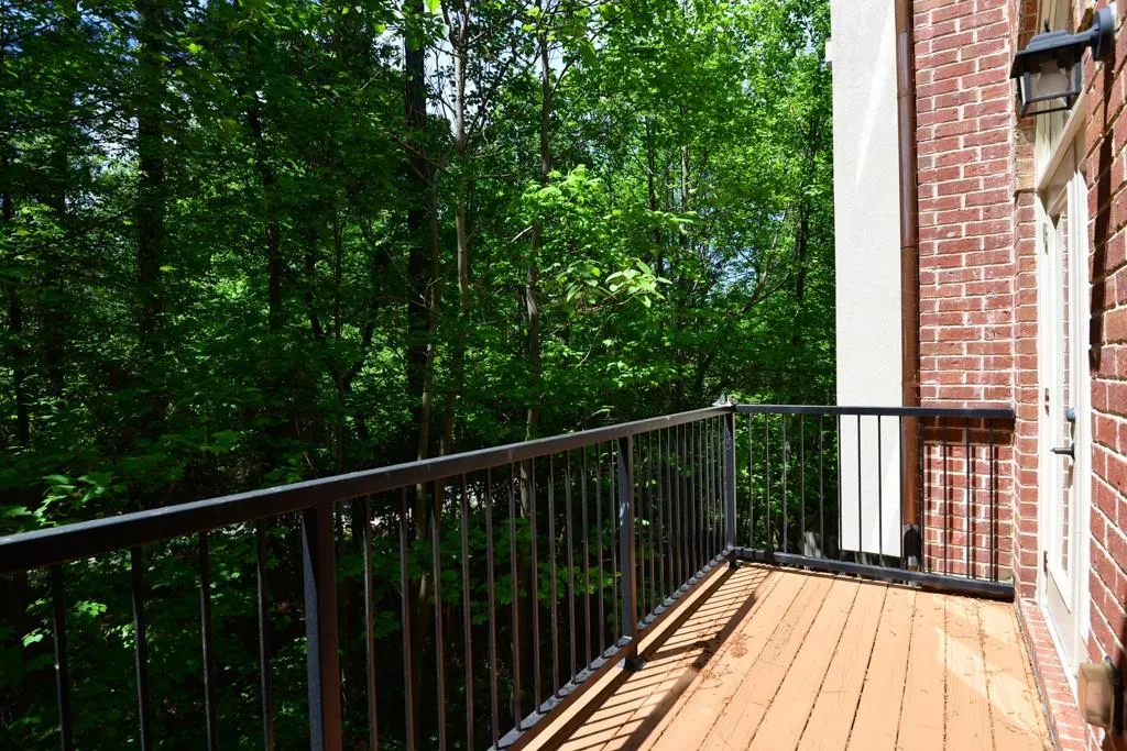 5512 Glenridge Drive Unit G, Atlanta, Georgia 30342, 4 Bedrooms Bedrooms, ,4 BathroomsBathrooms,Residential,Sold,5512 Glenridge Drive Unit G,6707509