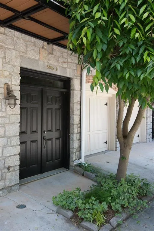 5512 Glenridge Drive Unit G, Atlanta, Georgia 30342, 4 Bedrooms Bedrooms, ,4 BathroomsBathrooms,Residential,Sold,5512 Glenridge Drive Unit G,6707509