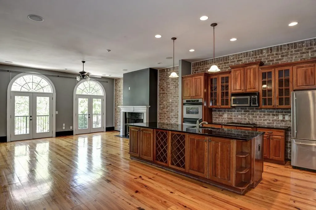 5512 Glenridge Drive Unit G, Atlanta, Georgia 30342, 4 Bedrooms Bedrooms, ,4 BathroomsBathrooms,Residential,Sold,5512 Glenridge Drive Unit G,6707509