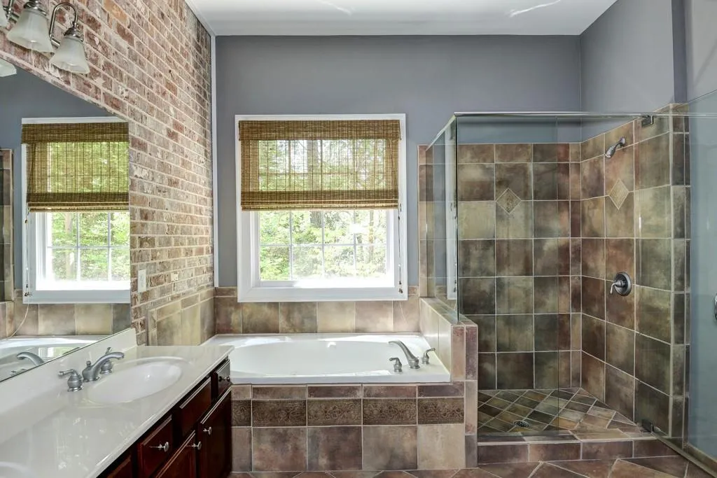 5512 Glenridge Drive Unit G, Atlanta, Georgia 30342, 4 Bedrooms Bedrooms, ,4 BathroomsBathrooms,Residential,Sold,5512 Glenridge Drive Unit G,6707509