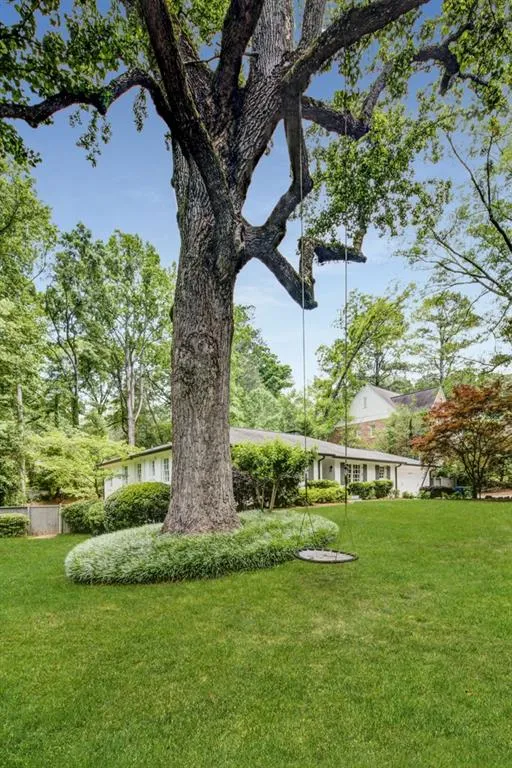 1343 Peachtree Battle Avenue Nw, Atlanta, Georgia 30327, 5 Bedrooms Bedrooms, ,3 BathroomsBathrooms,Residential,For Sale,1343 Peachtree Battle Avenue Nw,7624193