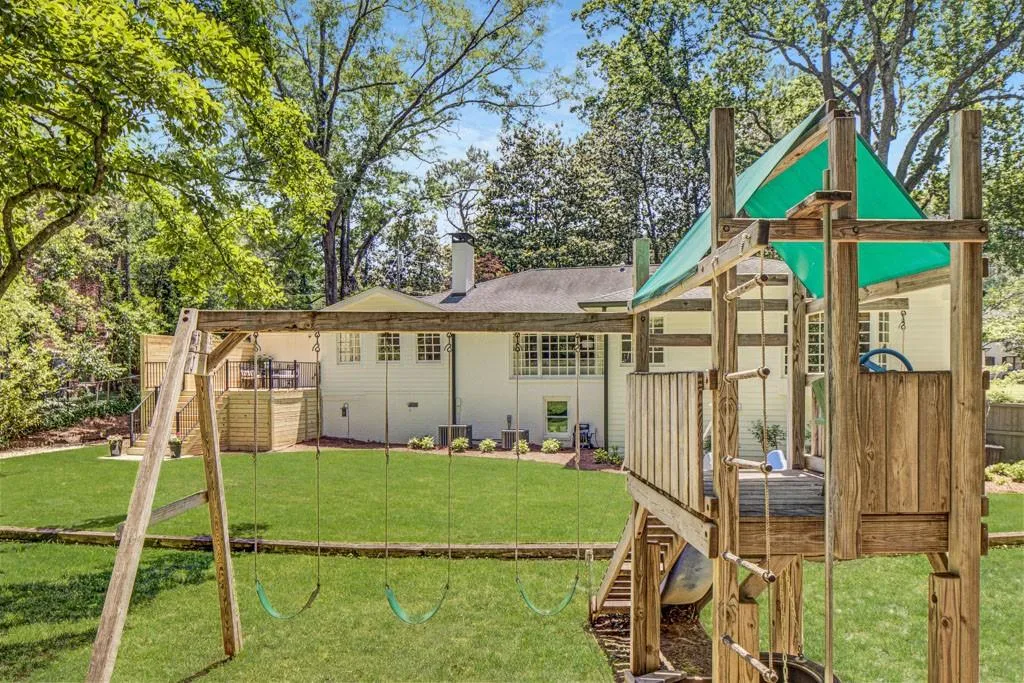 1343 Peachtree Battle Avenue Nw, Atlanta, Georgia 30327, 5 Bedrooms Bedrooms, ,3 BathroomsBathrooms,Residential,For Sale,1343 Peachtree Battle Avenue Nw,7624193