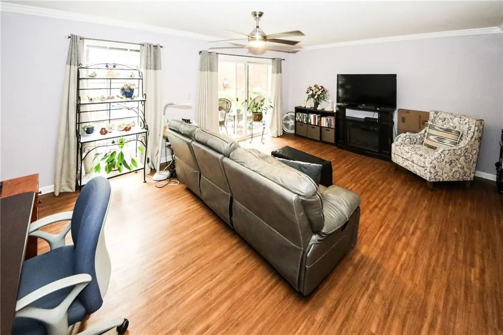 6851 Roswell Road Unit H-25, Atlanta, Georgia 30328, 2 Bedrooms Bedrooms, ,2 BathroomsBathrooms,Residential,Sold,6851 Roswell Road Unit H-25,6740444