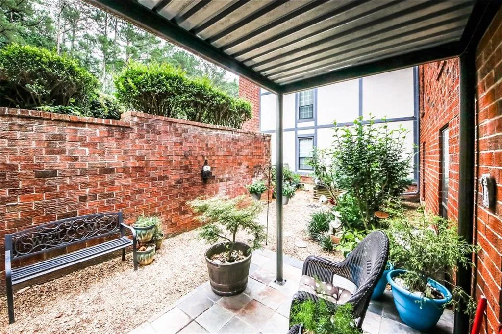 6851 Roswell Road Unit H-25, Atlanta, Georgia 30328, 2 Bedrooms Bedrooms, ,2 BathroomsBathrooms,Residential,Sold,6851 Roswell Road Unit H-25,6740444