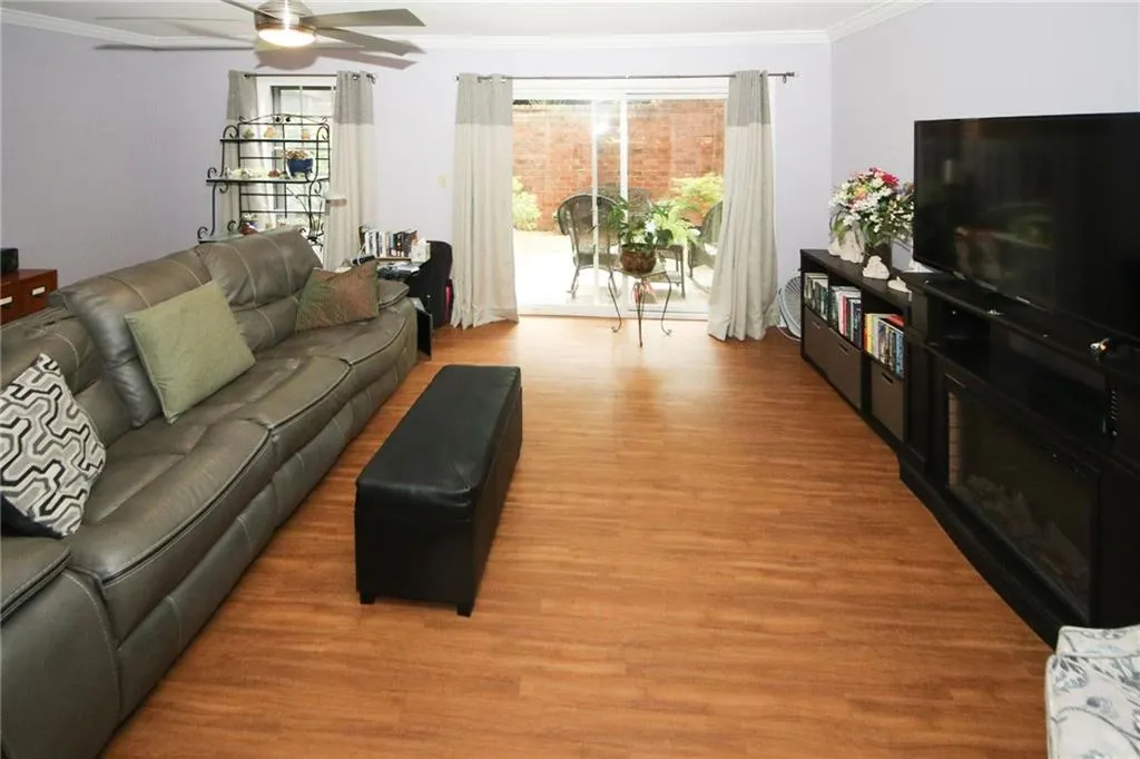 6851 Roswell Road Unit H-25, Atlanta, Georgia 30328, 2 Bedrooms Bedrooms, ,2 BathroomsBathrooms,Residential,Sold,6851 Roswell Road Unit H-25,6740444