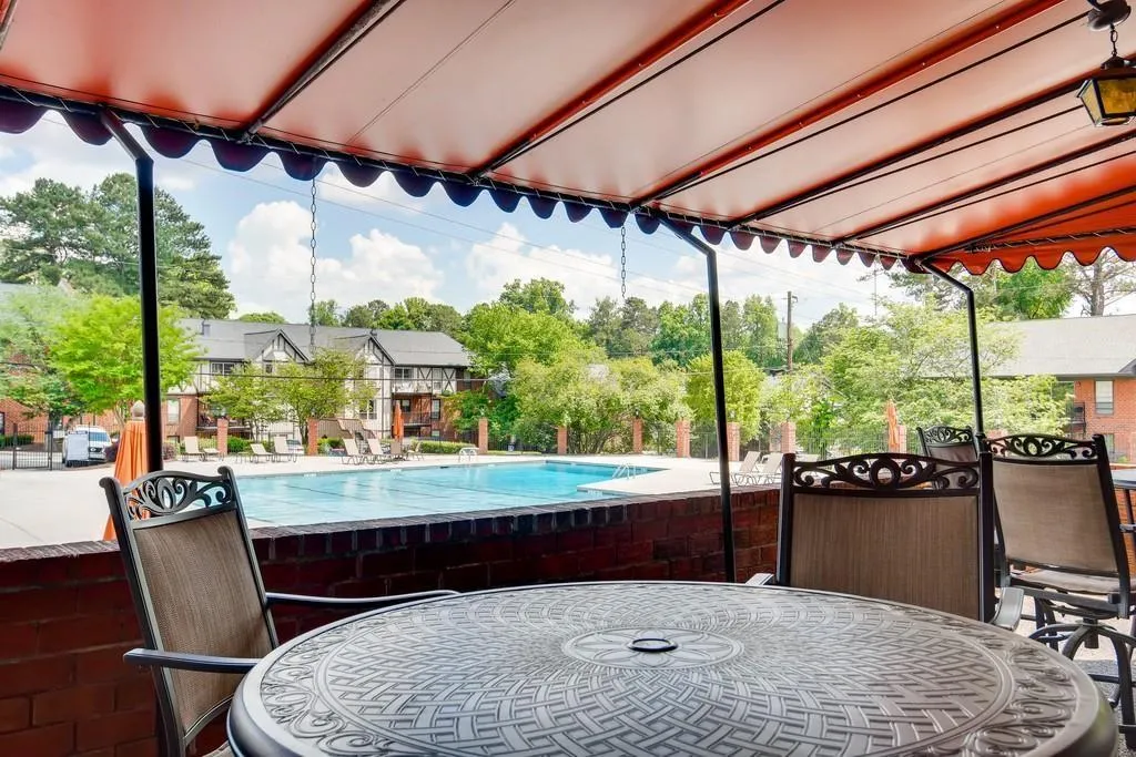 6851 Roswell Road Unit H-25, Atlanta, Georgia 30328, 2 Bedrooms Bedrooms, ,2 BathroomsBathrooms,Residential,Sold,6851 Roswell Road Unit H-25,6740444