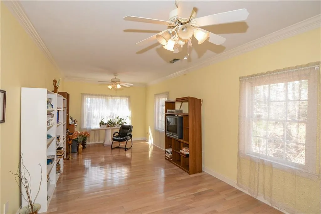 6560 Old Cabin Road, Sandy Springs, Georgia 30328, 5 Bedrooms Bedrooms, ,5 BathroomsBathrooms,Residential,Sold,6560 Old Cabin Road,5646840