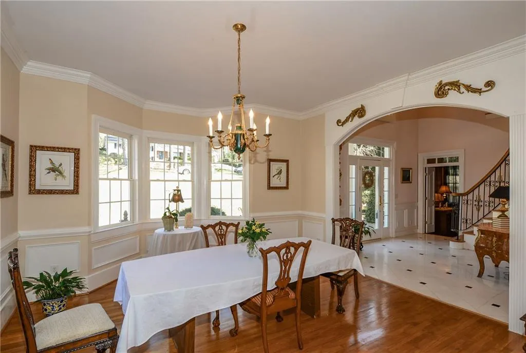 6560 Old Cabin Road, Sandy Springs, Georgia 30328, 5 Bedrooms Bedrooms, ,5 BathroomsBathrooms,Residential,Sold,6560 Old Cabin Road,5646840