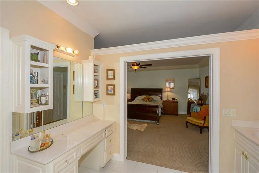 6560 Old Cabin Road, Sandy Springs, Georgia 30328, 5 Bedrooms Bedrooms, ,5 BathroomsBathrooms,Residential,Sold,6560 Old Cabin Road,5646840