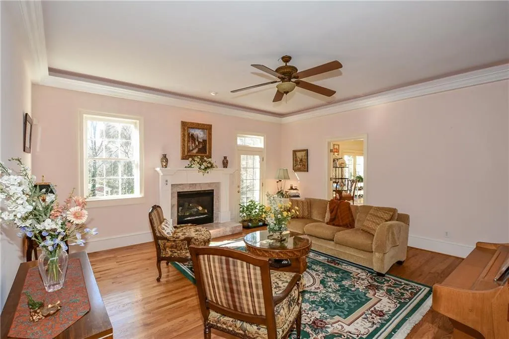 6560 Old Cabin Road, Sandy Springs, Georgia 30328, 5 Bedrooms Bedrooms, ,5 BathroomsBathrooms,Residential,Sold,6560 Old Cabin Road,5646840
