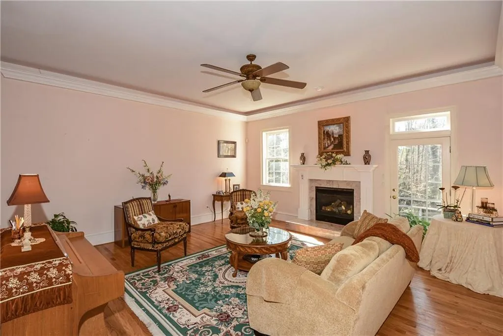 6560 Old Cabin Road, Sandy Springs, Georgia 30328, 5 Bedrooms Bedrooms, ,5 BathroomsBathrooms,Residential,Sold,6560 Old Cabin Road,5646840