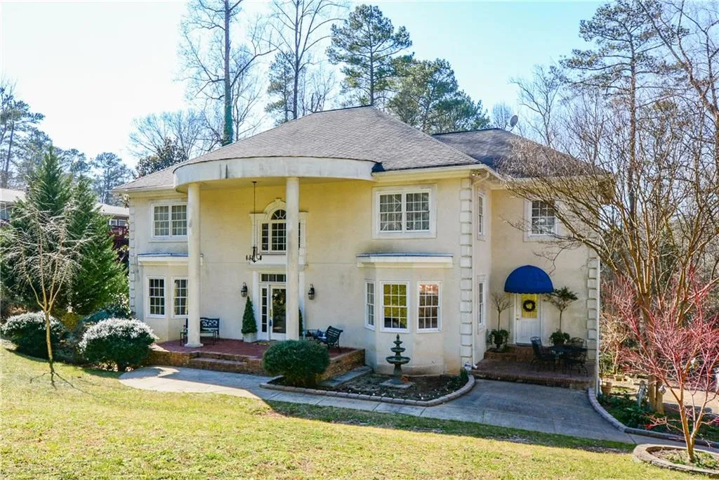 6560 Old Cabin Road, Sandy Springs, Georgia 30328, 5 Bedrooms Bedrooms, ,5 BathroomsBathrooms,Residential,Sold,6560 Old Cabin Road,5646840