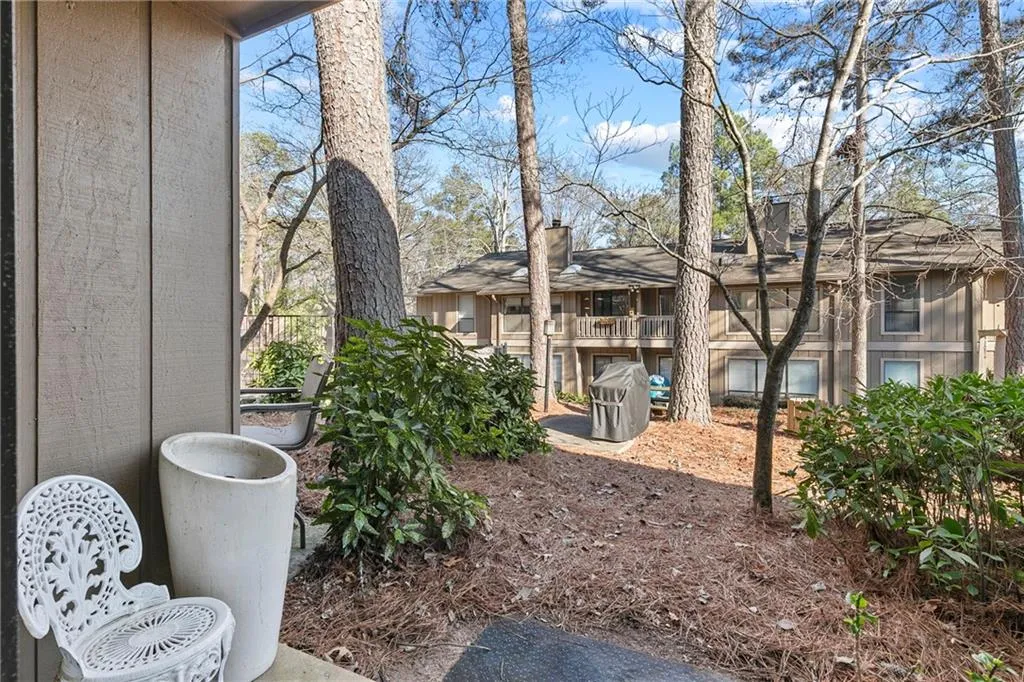 8740 Roswell Road Unit 10b, Atlanta, Georgia 30350, 3 Bedrooms Bedrooms, ,2 BathroomsBathrooms,Residential,For Sale,8740 Roswell Road Unit 10b,7702942