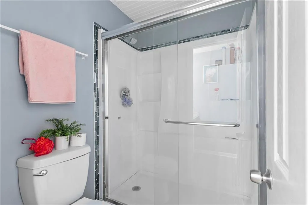 8740 Roswell Road Unit 10b, Atlanta, Georgia 30350, 3 Bedrooms Bedrooms, ,2 BathroomsBathrooms,Residential,For Sale,8740 Roswell Road Unit 10b,7702942