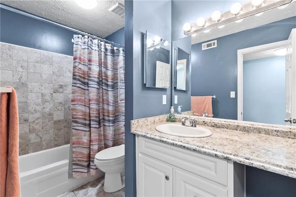 8740 Roswell Road Unit 10b, Atlanta, Georgia 30350, 3 Bedrooms Bedrooms, ,2 BathroomsBathrooms,Residential,For Sale,8740 Roswell Road Unit 10b,7702942