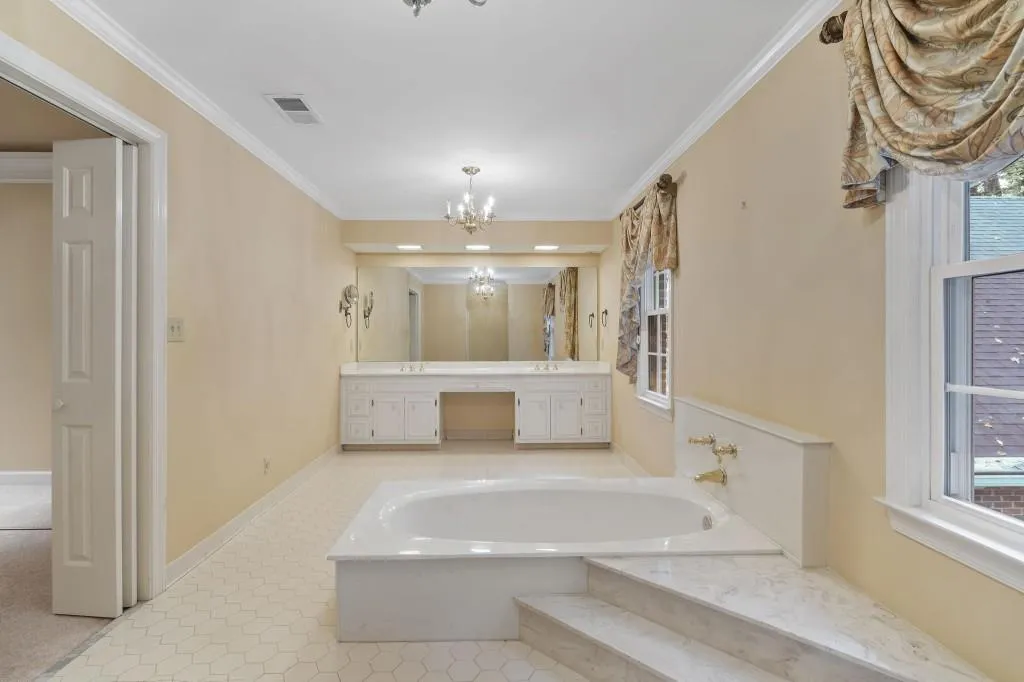 1120 Heards Ferry Road Nw, Sandy Springs, Georgia 30328, 5 Bedrooms Bedrooms, ,5 BathroomsBathrooms,Residential,For Sale,1120 Heards Ferry Road Nw,7627905