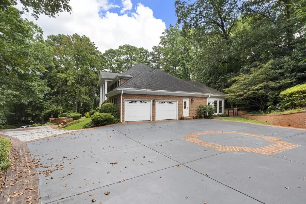 1120 Heards Ferry Road Nw, Sandy Springs, Georgia 30328, 5 Bedrooms Bedrooms, ,5 BathroomsBathrooms,Residential,For Sale,1120 Heards Ferry Road Nw,7627905