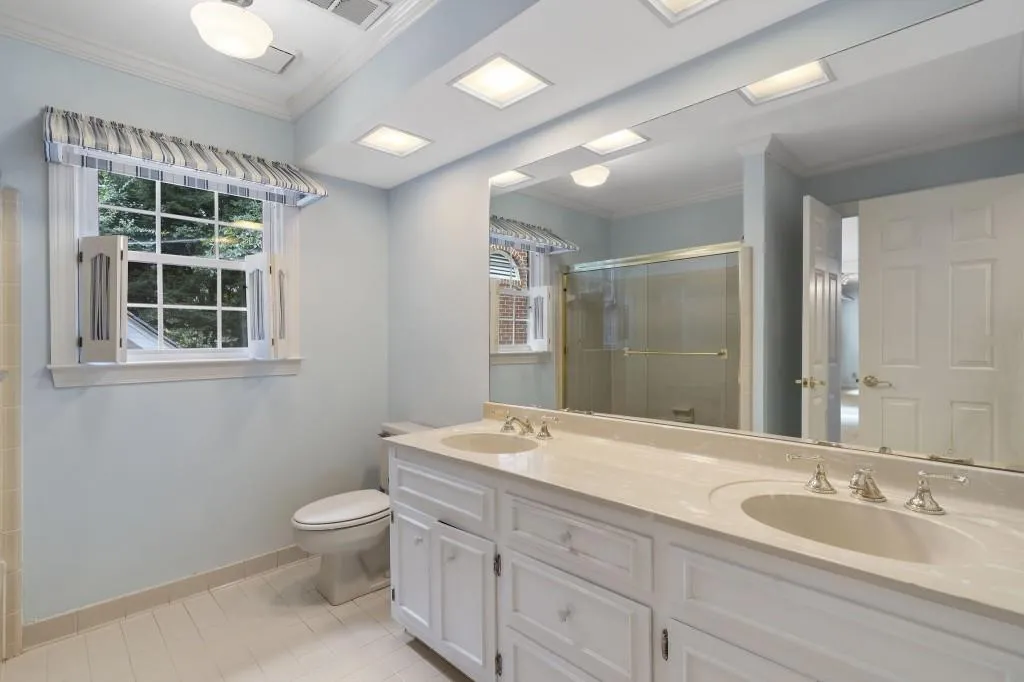 1120 Heards Ferry Road Nw, Sandy Springs, Georgia 30328, 5 Bedrooms Bedrooms, ,5 BathroomsBathrooms,Residential,For Sale,1120 Heards Ferry Road Nw,7627905
