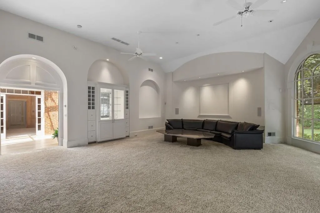 1120 Heards Ferry Road Nw, Sandy Springs, Georgia 30328, 5 Bedrooms Bedrooms, ,5 BathroomsBathrooms,Residential,For Sale,1120 Heards Ferry Road Nw,7627905