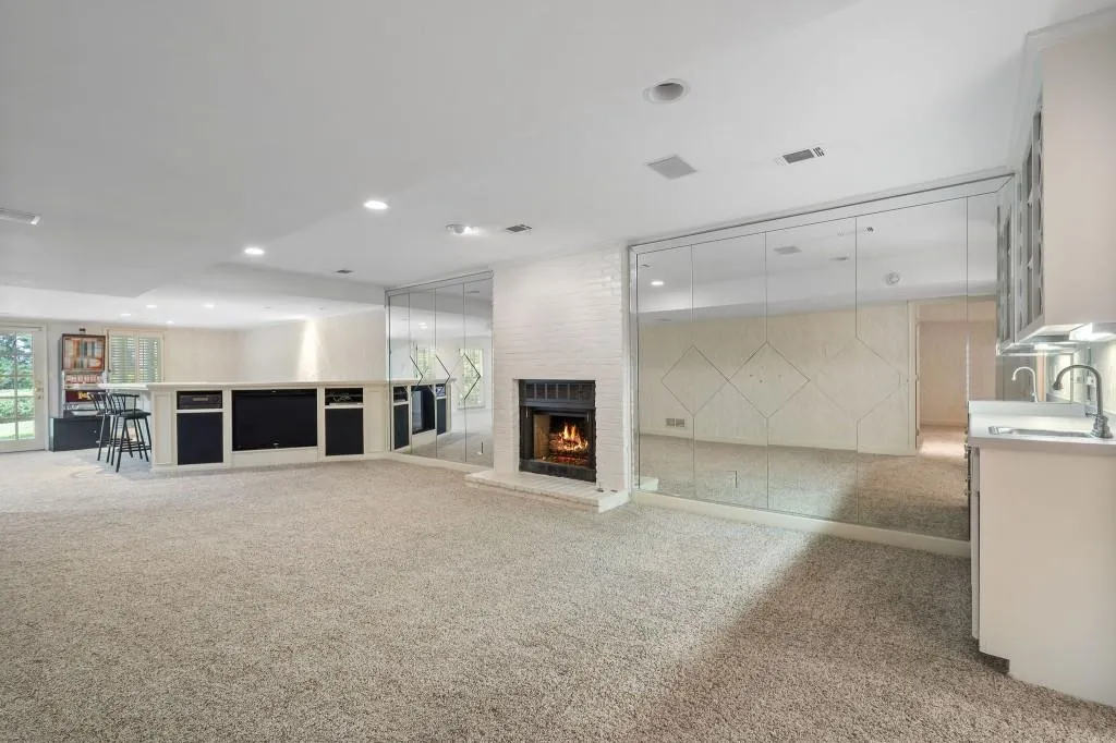1120 Heards Ferry Road Nw, Sandy Springs, Georgia 30328, 5 Bedrooms Bedrooms, ,5 BathroomsBathrooms,Residential,For Sale,1120 Heards Ferry Road Nw,7627905