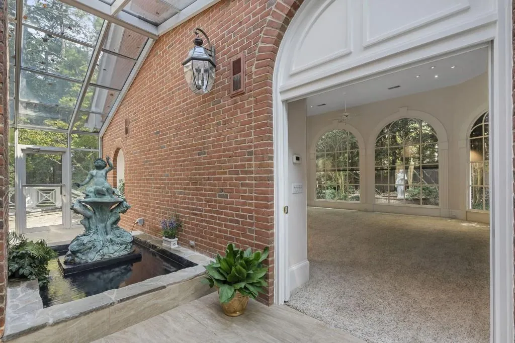 1120 Heards Ferry Road Nw, Sandy Springs, Georgia 30328, 5 Bedrooms Bedrooms, ,5 BathroomsBathrooms,Residential,For Sale,1120 Heards Ferry Road Nw,7627905