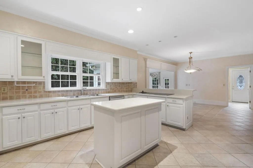 1120 Heards Ferry Road Nw, Sandy Springs, Georgia 30328, 5 Bedrooms Bedrooms, ,5 BathroomsBathrooms,Residential,For Sale,1120 Heards Ferry Road Nw,7627905