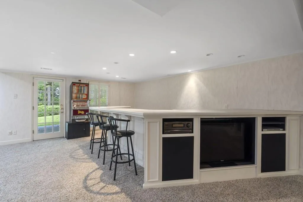1120 Heards Ferry Road Nw, Sandy Springs, Georgia 30328, 5 Bedrooms Bedrooms, ,5 BathroomsBathrooms,Residential,For Sale,1120 Heards Ferry Road Nw,7627905
