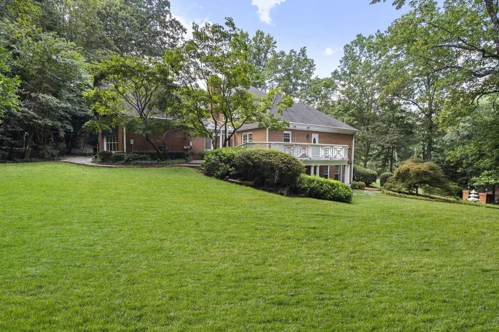 1120 Heards Ferry Road Nw, Sandy Springs, Georgia 30328, 5 Bedrooms Bedrooms, ,5 BathroomsBathrooms,Residential,For Sale,1120 Heards Ferry Road Nw,7627905