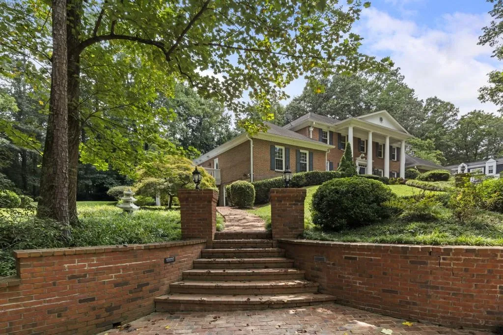 1120 Heards Ferry Road Nw, Sandy Springs, Georgia 30328, 5 Bedrooms Bedrooms, ,5 BathroomsBathrooms,Residential,For Sale,1120 Heards Ferry Road Nw,7627905