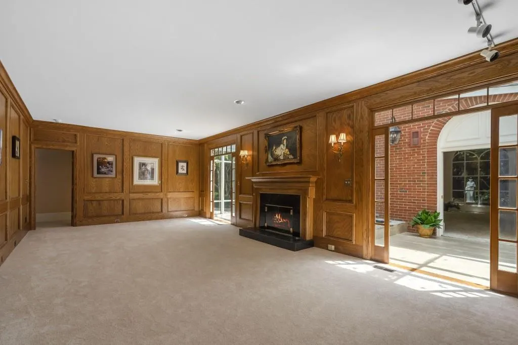 1120 Heards Ferry Road Nw, Sandy Springs, Georgia 30328, 5 Bedrooms Bedrooms, ,5 BathroomsBathrooms,Residential,For Sale,1120 Heards Ferry Road Nw,7627905