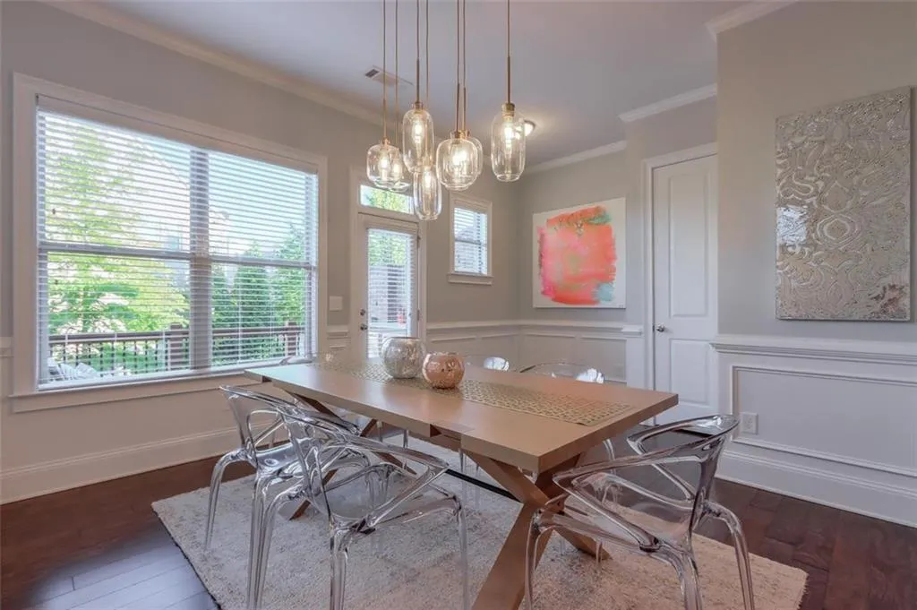 451 Alderwood Street, Sandy Springs, Georgia 30328, 3 Bedrooms Bedrooms, ,3 BathroomsBathrooms,Residential,Sold,451 Alderwood Street,6785094