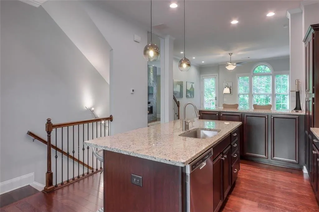 451 Alderwood Street, Sandy Springs, Georgia 30328, 3 Bedrooms Bedrooms, ,3 BathroomsBathrooms,Residential,Sold,451 Alderwood Street,6785094