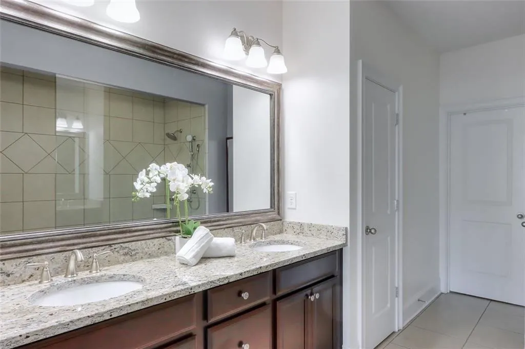 451 Alderwood Street, Sandy Springs, Georgia 30328, 3 Bedrooms Bedrooms, ,3 BathroomsBathrooms,Residential,Sold,451 Alderwood Street,6785094