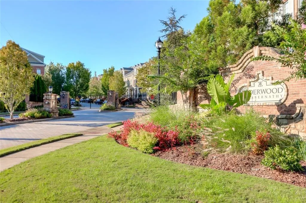 451 Alderwood Street, Sandy Springs, Georgia 30328, 3 Bedrooms Bedrooms, ,3 BathroomsBathrooms,Residential,Sold,451 Alderwood Street,6785094
