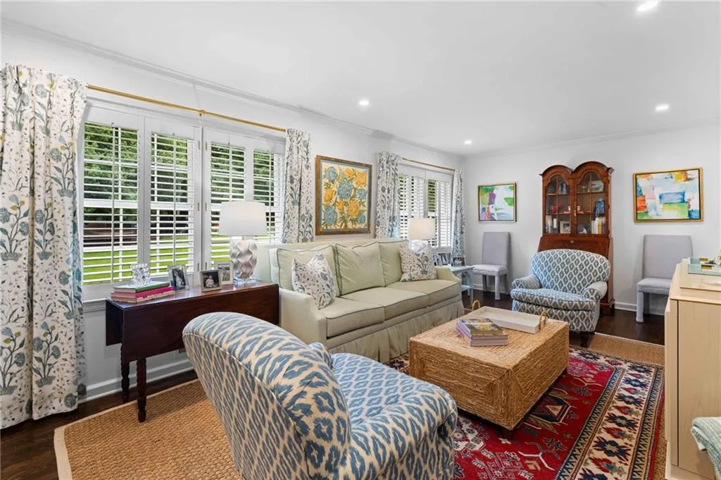 1556 Walthall Court Nw, Atlanta, Georgia 30318, 4 Bedrooms Bedrooms, 0 ,3 BathroomsBathrooms,Residential,Sold,1556 Walthall Court Nw,7780704