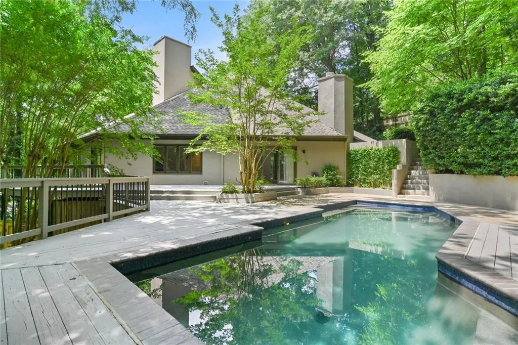 65 Mountain Creek Trace, Sandy Springs, Georgia 30328, 5 Bedrooms Bedrooms, ,4 BathroomsBathrooms,Residential,Sold,65 Mountain Creek Trace,6738646