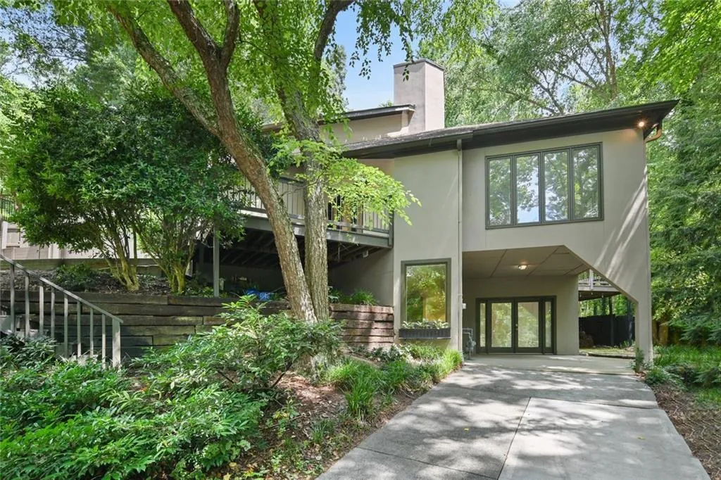 65 Mountain Creek Trace, Sandy Springs, Georgia 30328, 5 Bedrooms Bedrooms, ,4 BathroomsBathrooms,Residential,Sold,65 Mountain Creek Trace,6738646