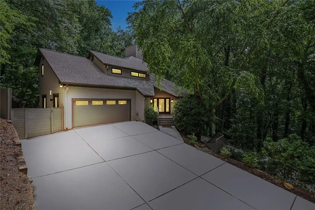 65 Mountain Creek Trace, Sandy Springs, Georgia 30328, 5 Bedrooms Bedrooms, ,4 BathroomsBathrooms,Residential,Sold,65 Mountain Creek Trace,6738646