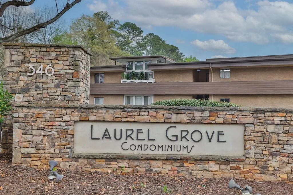 346 Carpenter Drive Unit 16, Sandy Springs, Georgia 30328, 2 Bedrooms Bedrooms, ,2 BathroomsBathrooms,Residential,Sold,346 Carpenter Drive Unit 16,7358375