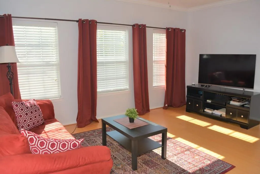 5641 Roswell Road Unit 207, Atlanta, Georgia 30342, 1 Bedroom Bedrooms, ,1 BathroomBathrooms,Residential,Sold,5641 Roswell Road Unit 207,6769639