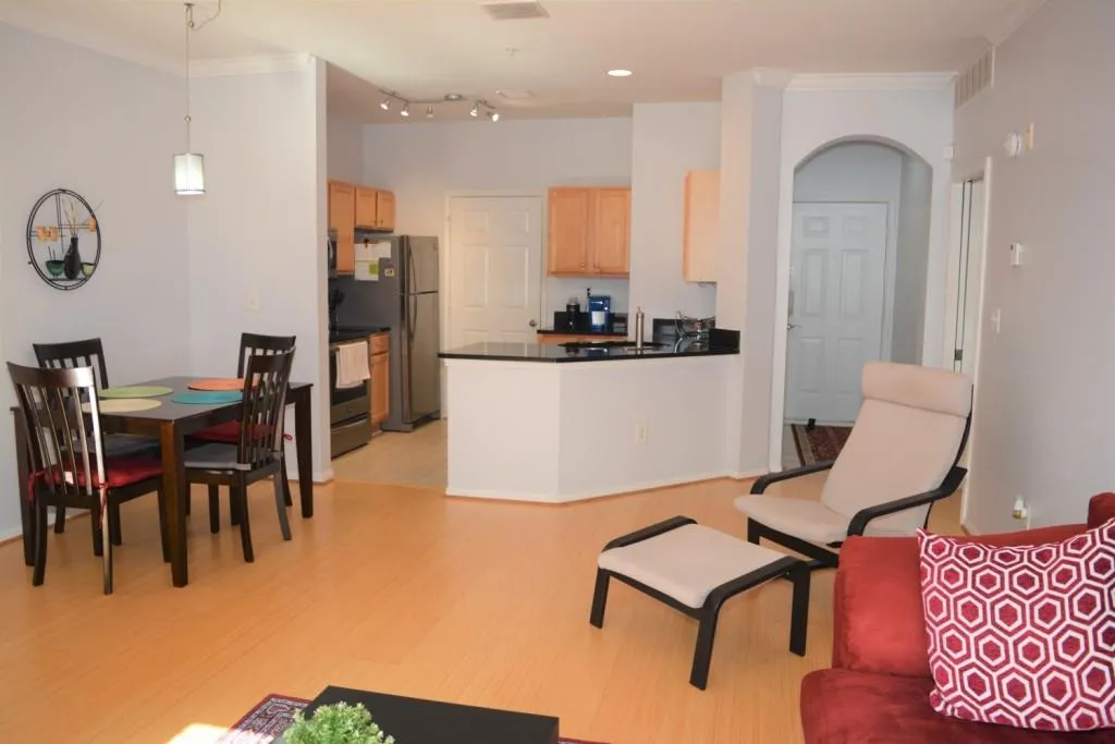 5641 Roswell Road Unit 207, Atlanta, Georgia 30342, 1 Bedroom Bedrooms, ,1 BathroomBathrooms,Residential,Sold,5641 Roswell Road Unit 207,6769639