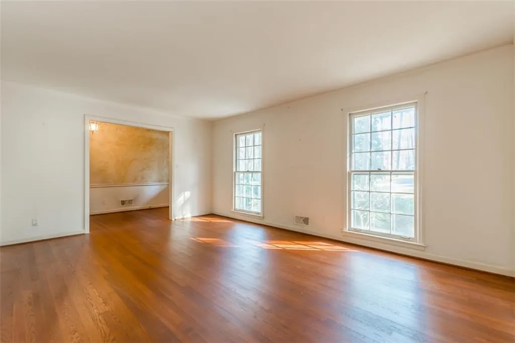 6260 River Shore Parkway, Sandy Springs, Georgia 30328, 3 Bedrooms Bedrooms, ,2 BathroomsBathrooms,Residential,Sold,6260 River Shore Parkway,6502276