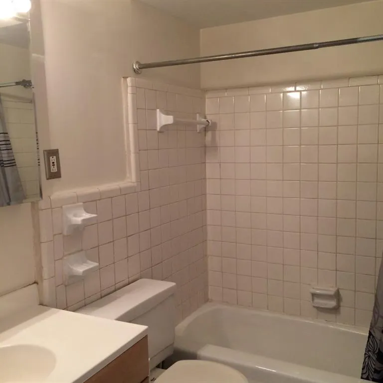 5400 Roswell Road Unit C2, Atlanta, Georgia 30342, 1 Bedroom Bedrooms, ,1 BathroomBathrooms,Residential,Sold,5400 Roswell Road Unit C2,5606606