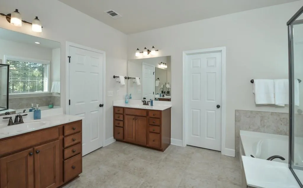 Georgia 30328, ,3 BathroomsBathrooms,Residential,Sold,6004926