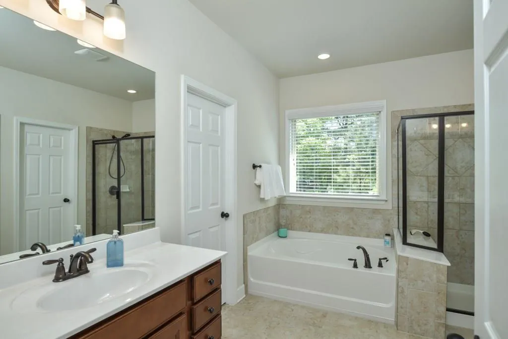 Georgia 30328, ,3 BathroomsBathrooms,Residential,Sold,6004926