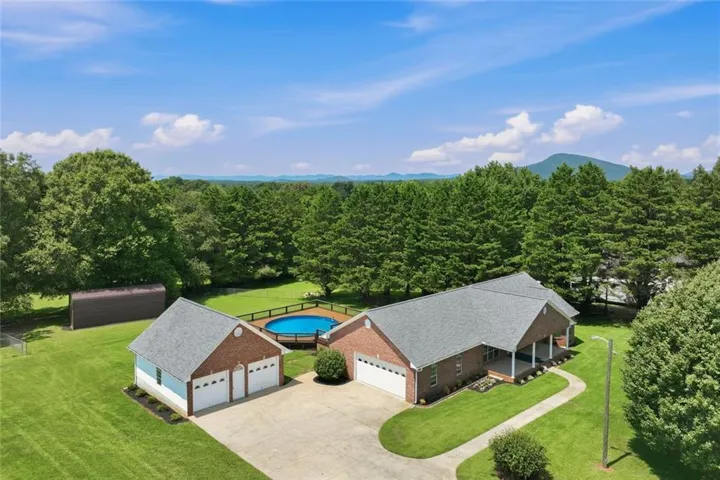 5573 Clarks Bridge Road, Clermont, Georgia 30527