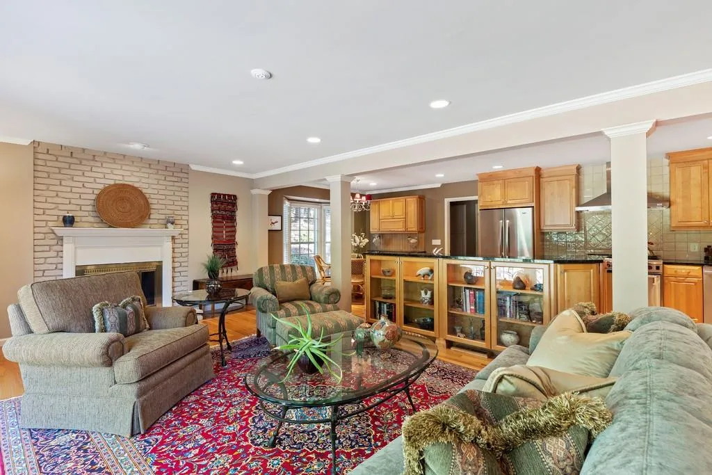 7040 Hunters Branch Drive, Sandy Springs, Georgia 30328, 4 Bedrooms Bedrooms, ,3 BathroomsBathrooms,Residential,Sold,7040 Hunters Branch Drive,6631808