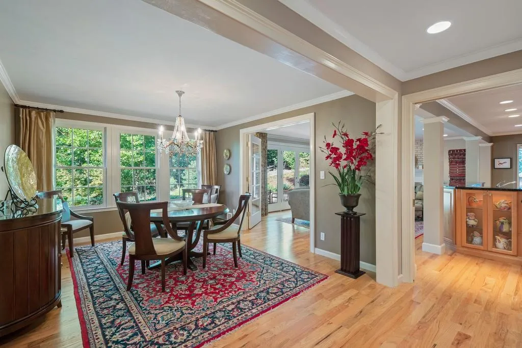 7040 Hunters Branch Drive, Sandy Springs, Georgia 30328, 4 Bedrooms Bedrooms, ,3 BathroomsBathrooms,Residential,Sold,7040 Hunters Branch Drive,6631808