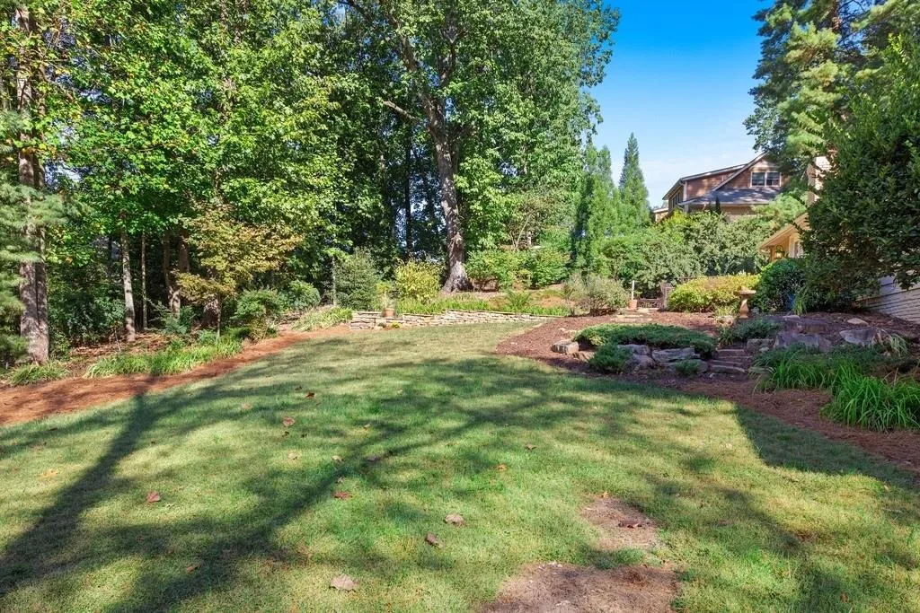 7040 Hunters Branch Drive, Sandy Springs, Georgia 30328, 4 Bedrooms Bedrooms, ,3 BathroomsBathrooms,Residential,Sold,7040 Hunters Branch Drive,6631808